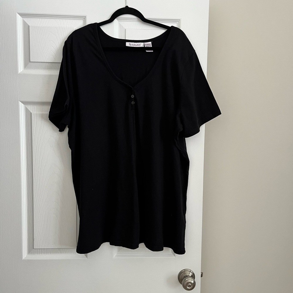 Roaman's Black Short Sleeve Women's Top never worn
